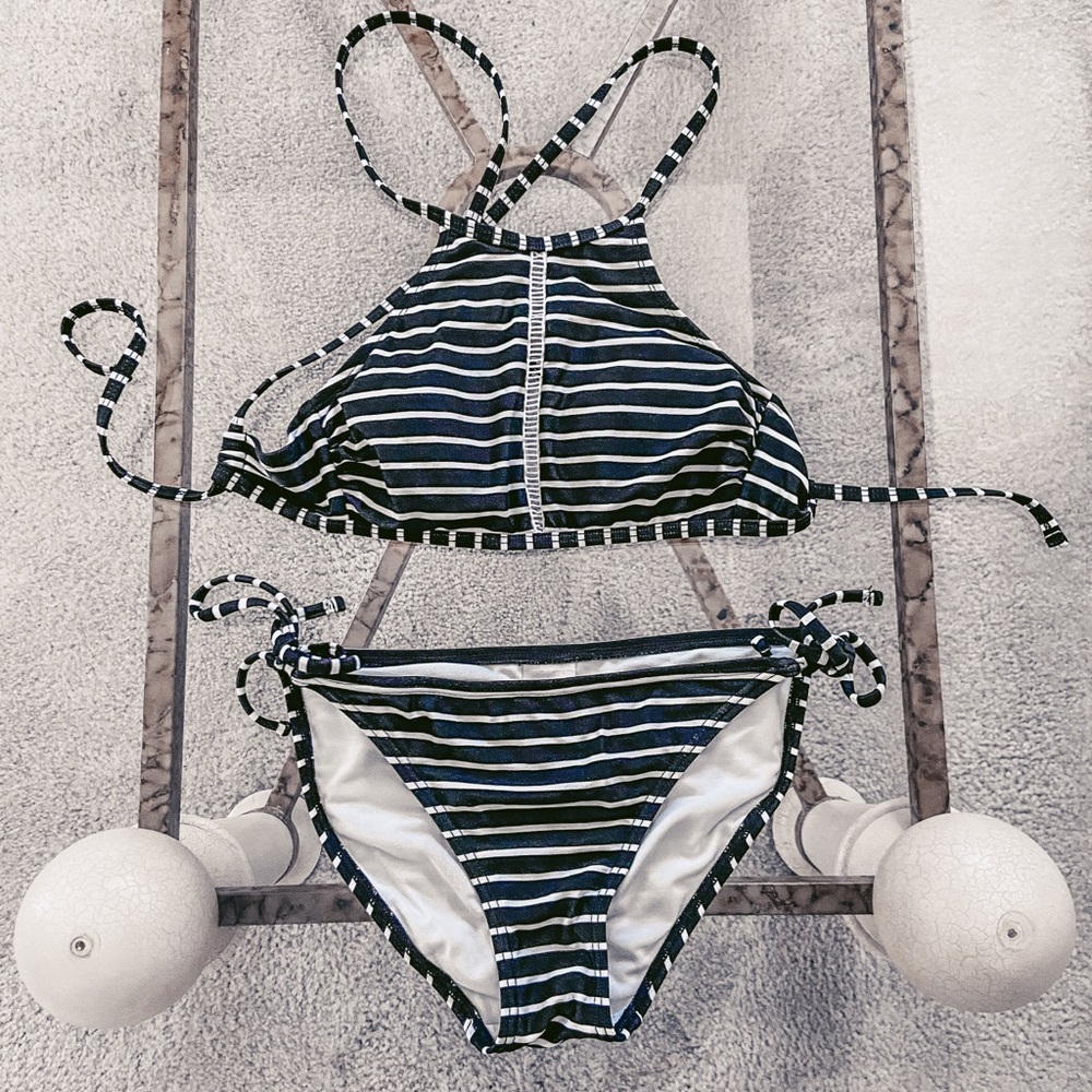 3/$25 Women’s Striped BOTTOMS